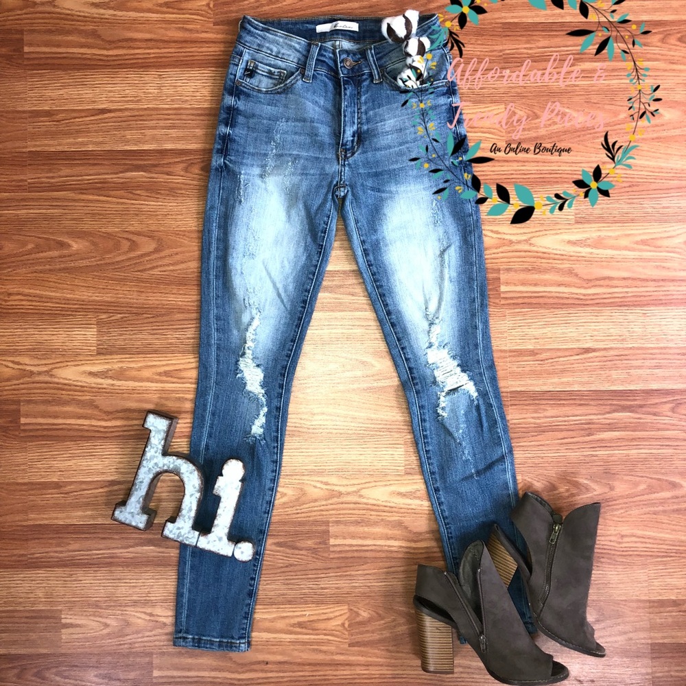 KanCan NWT | Skinny Fit | Ripped Detail